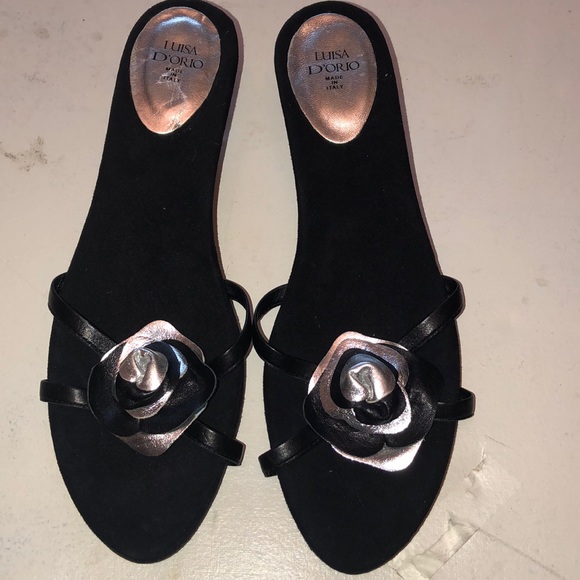 Black slides with leather flower - Picture 1 of 3